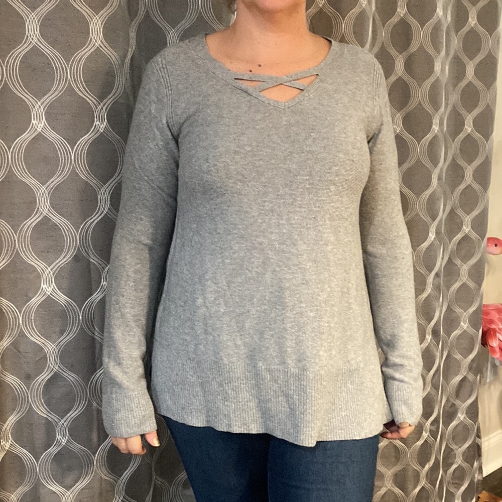 Relativity gray sweater with bottom slits size XL